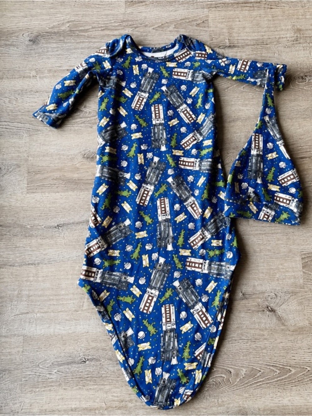 Charles Project Kids NB Bamboo Knot Gown Hat Set Blue Train Print Newborn